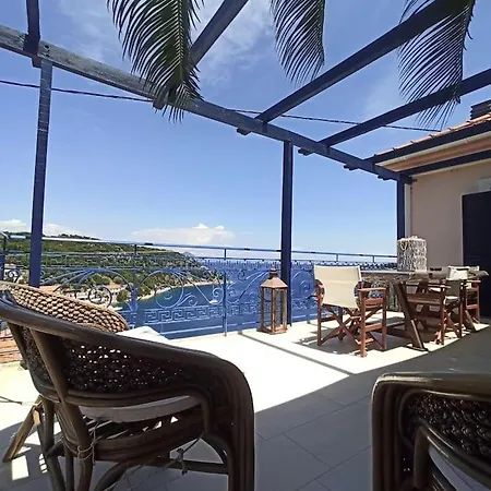 Odysseus Apartment *